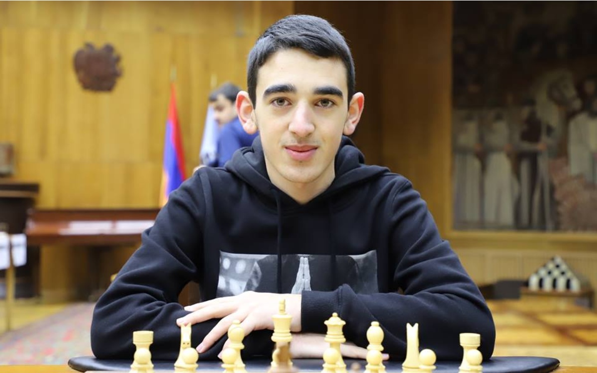 The chess games of Manuel Petrosyan