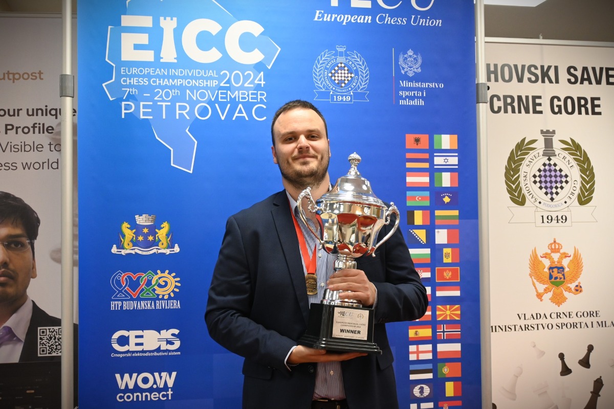 GM Aleksandar Indjic with the EU trophy